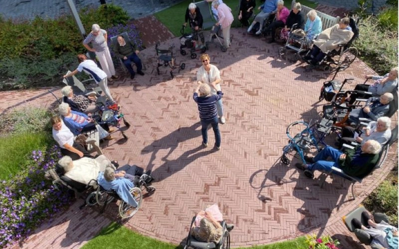 Muziek in de binnentuin van Bestenwaerd